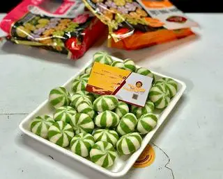 Hình ảnh VIEN PHO MAI TRỨNG MUỐI THÊM
