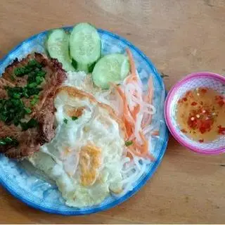 Hình ảnh Cơm tấm sườn ốp la