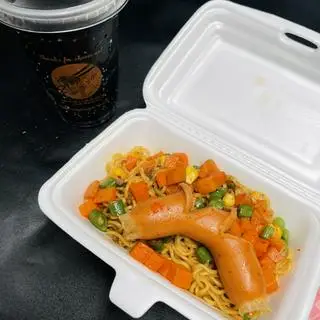 Hình ảnh Combo 1 Indomie Rau củ Xúc Xích + 1 Pepsi