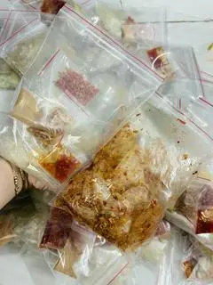 Hình ảnh Bánh tráng ủ bơ dẻo ớt rim cay hành phi tỏi