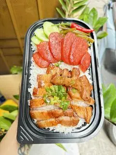 Hình ảnh Cơm Ba Rọi - Lạp Xưởng