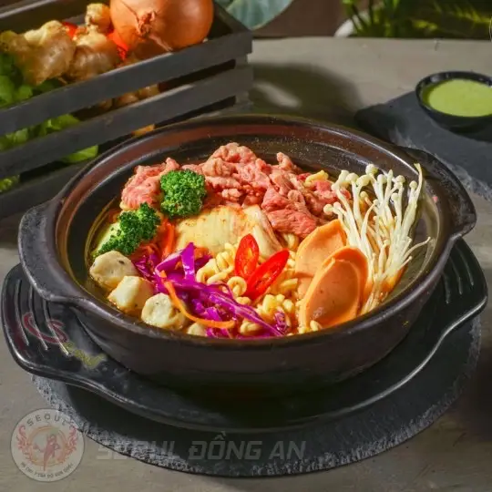 Hình ảnh Mỳ kim chi bò cay