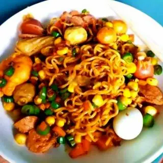 Hình ảnh Mì trộn đặc biệt