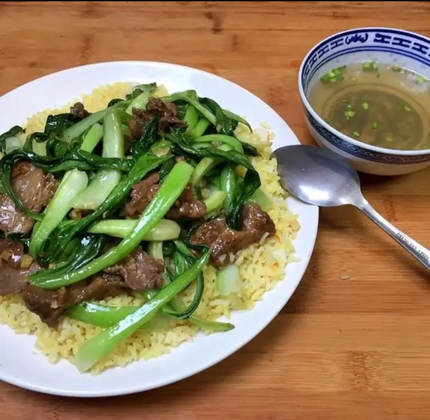Hình ảnh Cơm Rang Cải Bò