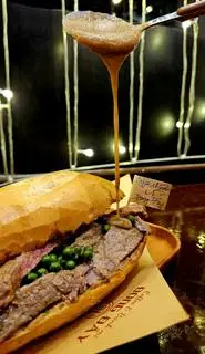 Hình ảnh Bánh Mì Thăn Bò Xào Mềm