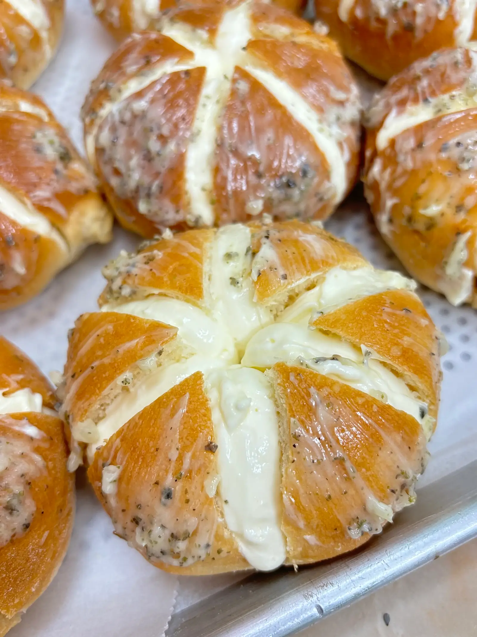 Hình ảnh Bánh mì bơ tỏi kem cheesee