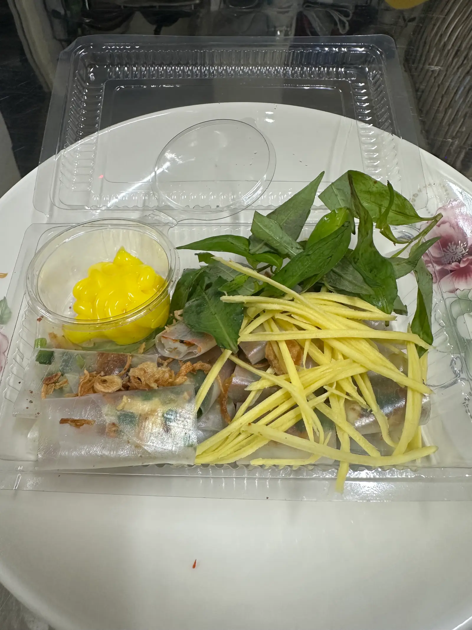 Hình ảnh bánh tráng phơi sương cuốn ( cay sate ) 