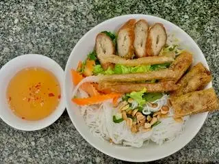 Hình ảnh bún chả giò nem chiên