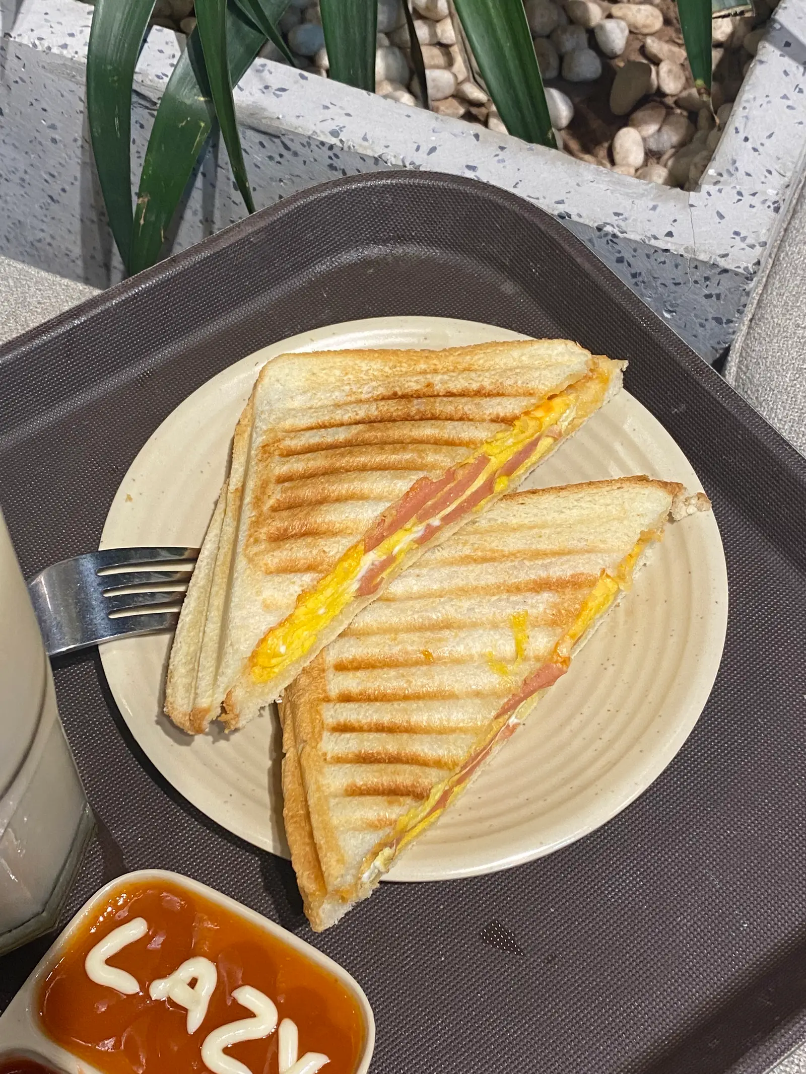 Hình ảnh Sandwich Trứng Xúc Xích/Phomai Thịt nguội