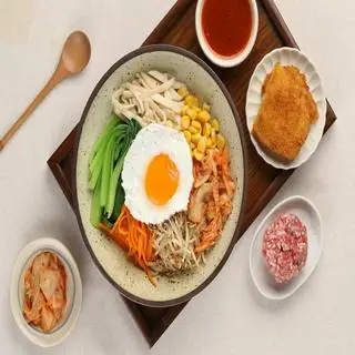 Hình ảnh Bibimbap Gà chiên