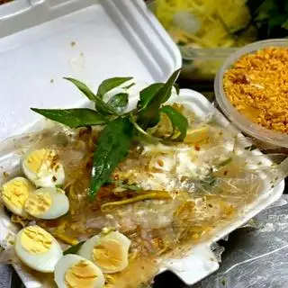 Hình ảnh Bánh tráng trộn tỏi phi  truyền thống lớn
