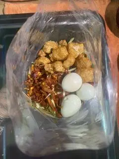 Hình ảnh Bánh tráng sợi khô trộn full topping