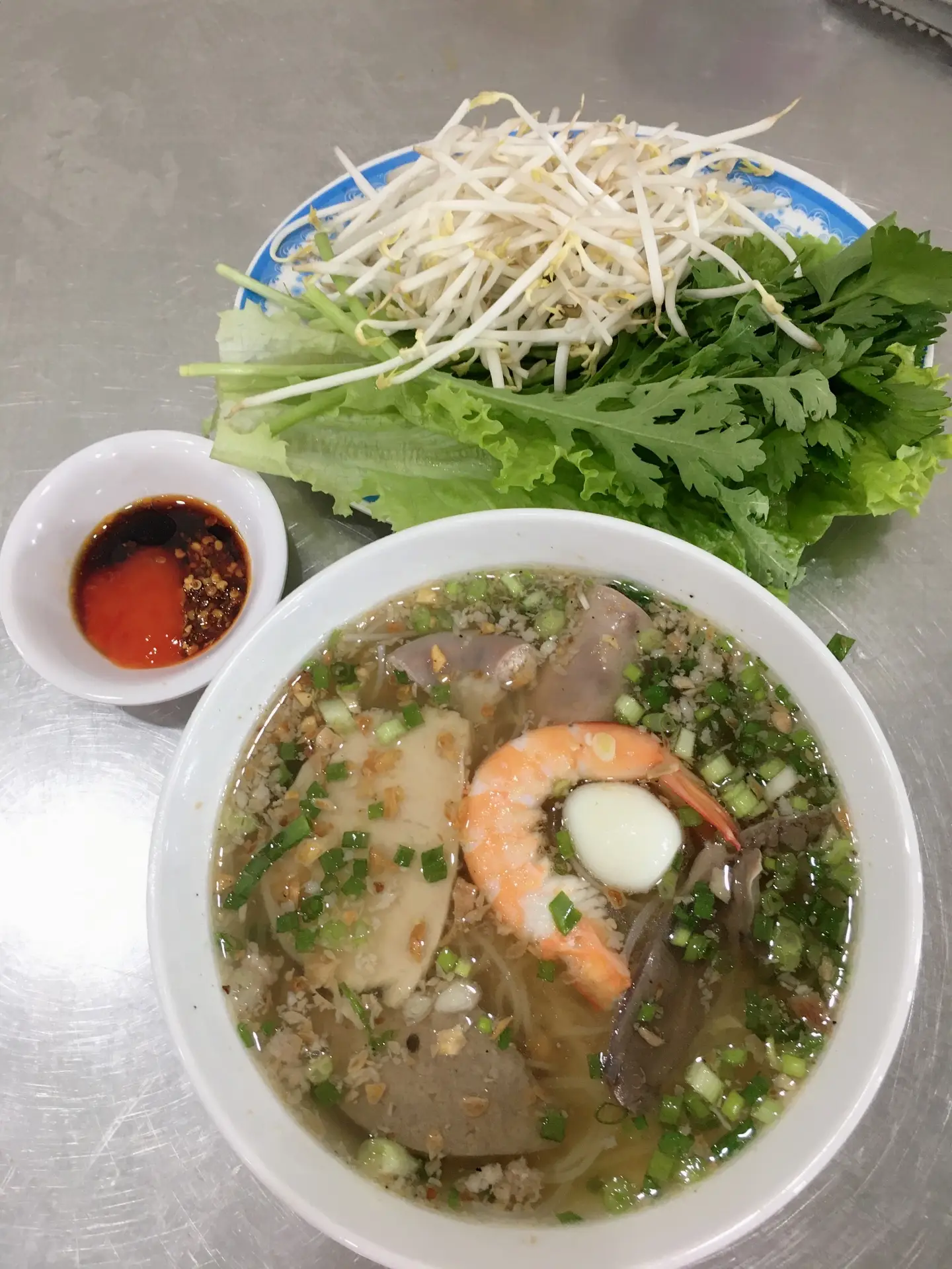 Hình ảnh Mì tươi nam vang