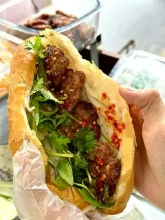 Hình ảnh Bánh Mì Thịt Nướng 