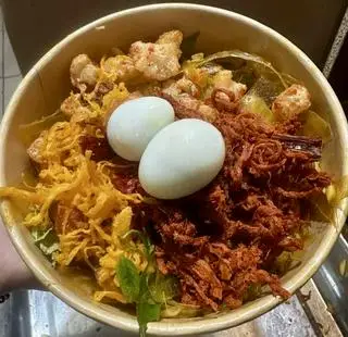 Hình ảnh Bánh tráng trộn full topping