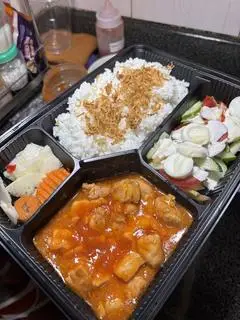 Hình ảnh Cơm gà Tỏi cay phô mai