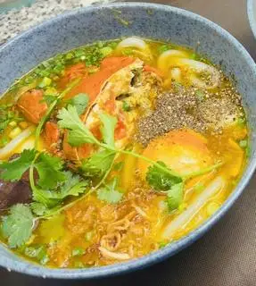 Hình ảnh Tô nửa con cua thịt thập cẩm