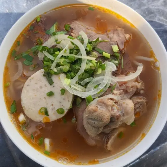 Hình ảnh Bún nạm,giò,chả.