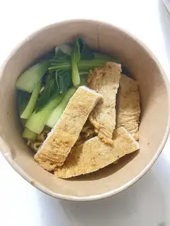 Hình ảnh mì trộn chả cá +trứng