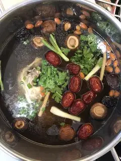 Hình ảnh Mì bắp giò heo hầm thuốc bắc