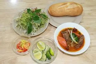 Hình ảnh Bò kho bánh mì