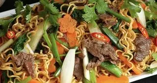 Hình ảnh Mì xào bò