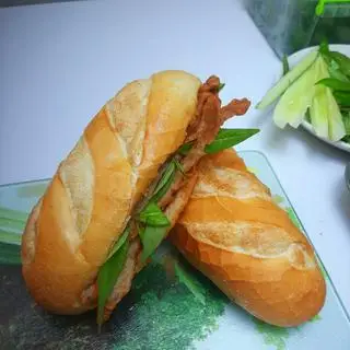 Hình ảnh Bánh mì chả cá
