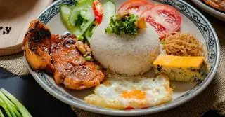 Hình ảnh Cơm tấm sườn đặc biệt