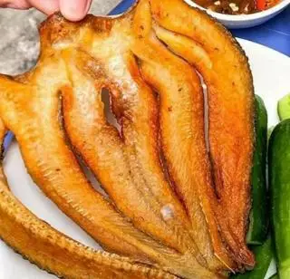 Hình ảnh Khô cá lóc lớn chiên - mắm me