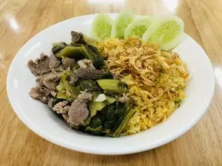 Hình ảnh Cơm rang zòn dưa bò