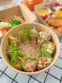 Hình ảnh Gỏi cuốn tôm - gà