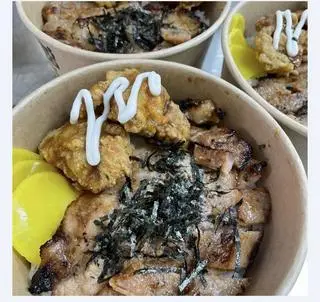 Hình ảnh Cơm Ba Chỉ Sốt Miso + Gà Rán