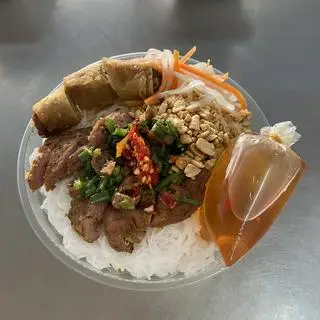 Hình ảnh Bún thịt nướng chả giò