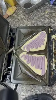 Hình ảnh Hotdog sốt việt quất 