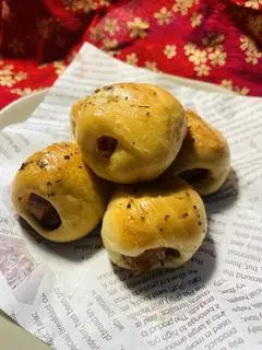Hình ảnh Bánh mì xúc xích (5 cái)