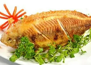 Hình ảnh Cơm cá diêu hồng chiên tươi mắm chua ngọt