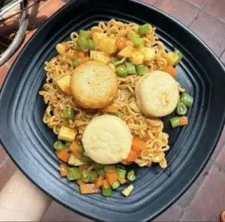 Hình ảnh Mì trộn đậu hũ phô mai