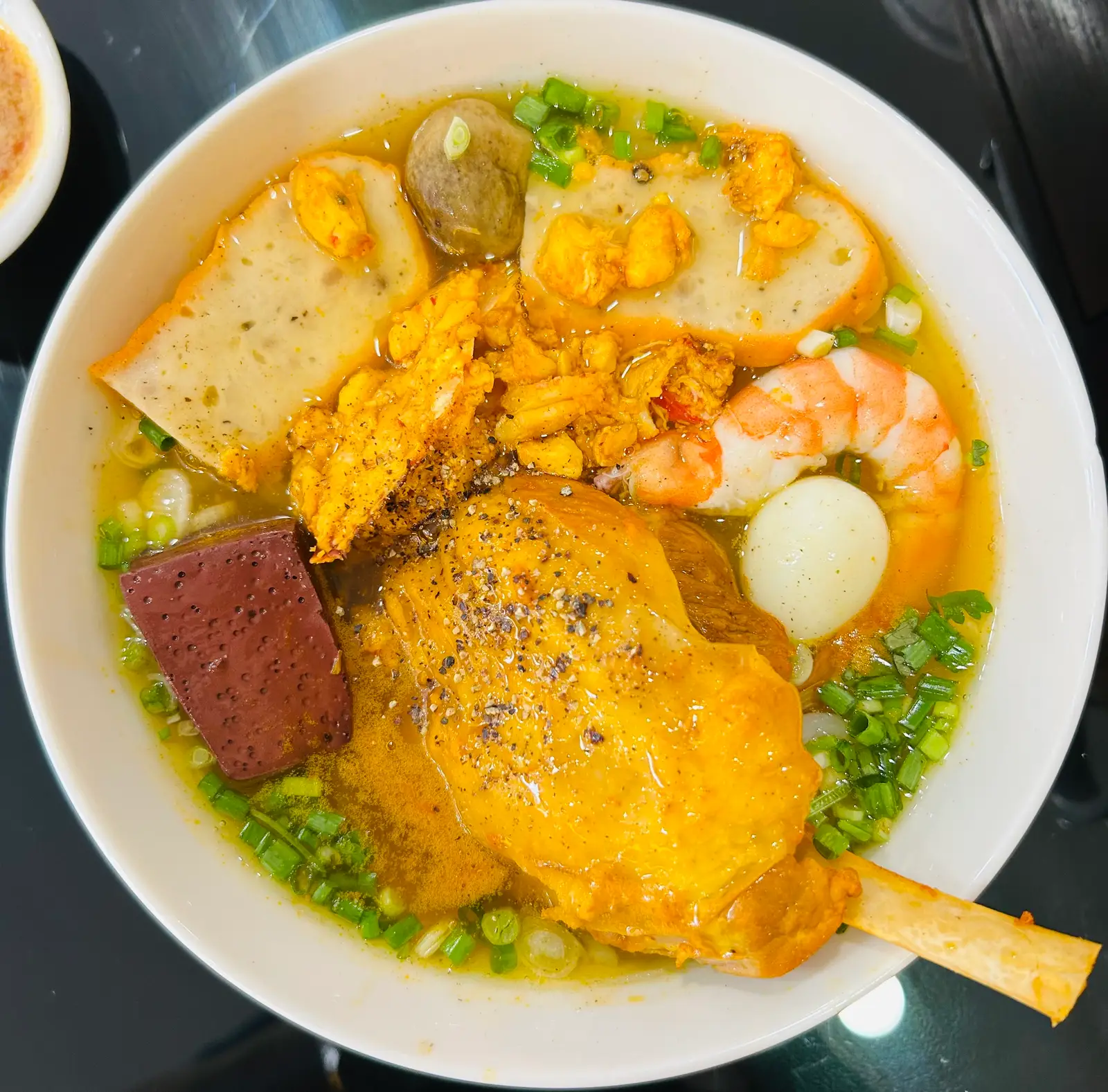 Hình ảnh Bánh canh cua thập Cẩm sườn chìa