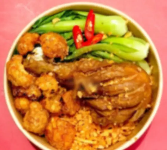 Hình ảnh Mì trộn tóp mỡ gà mắm tỏi