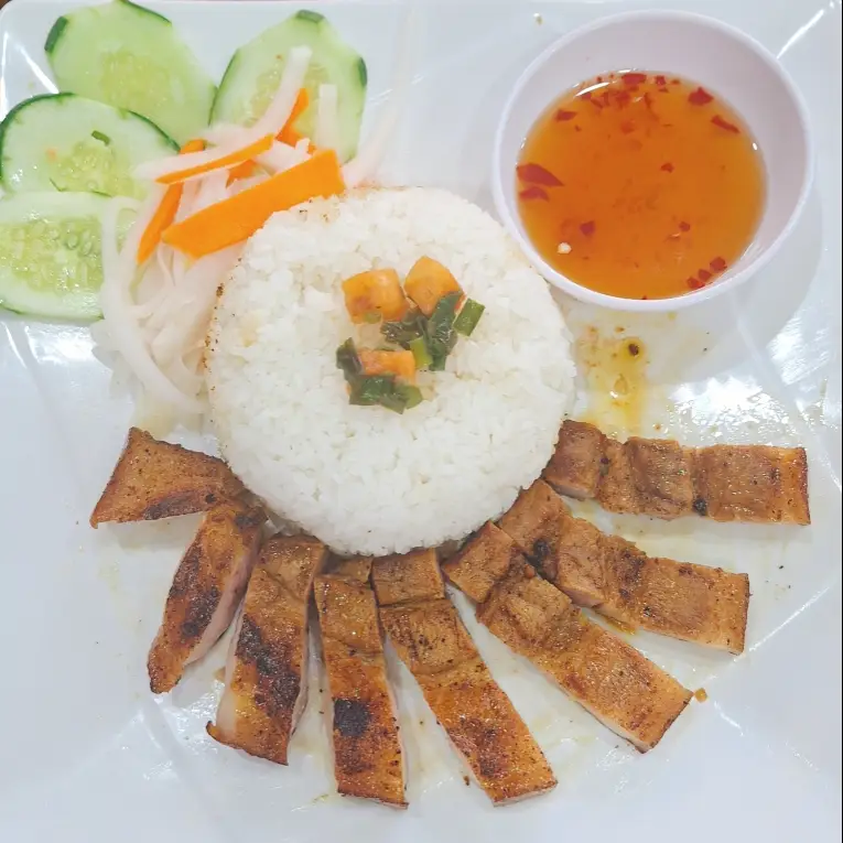 Hình ảnh cơm tấm ba rọi nướng