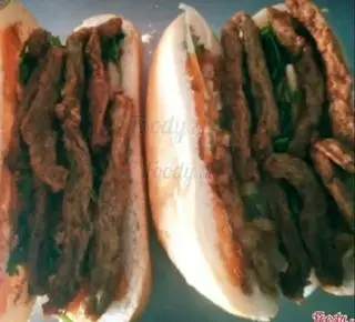 Hình ảnh Bánh mì chả cá (nóng)