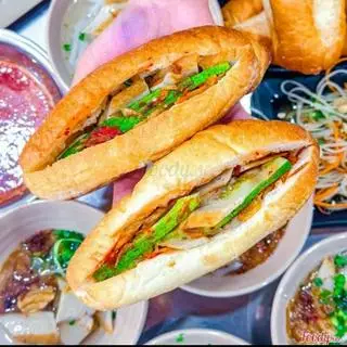 Hình ảnh Bánh mì chả cá