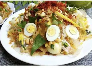 Hình ảnh Bánh tráng trộn full topping nhỏ
