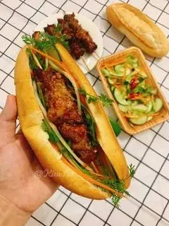 Hình ảnh bánh mì kẹp thịt xiên