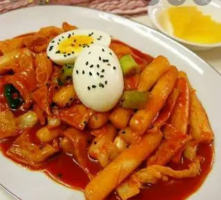 Hình ảnh Tokbokki sốt truyền thống