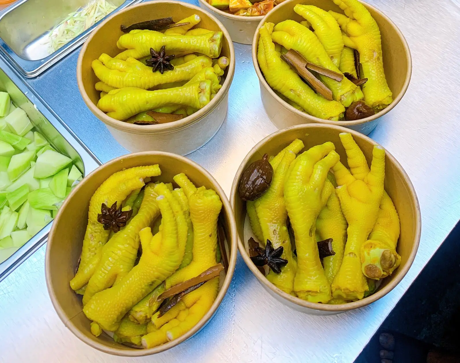 Hình ảnh Chân gà thảo quả( 6 chân)