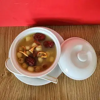 Hình ảnh CHÈ TỔ YẾN - Tứ vị (Hạt sen, táo đỏ, đông trùng, kỷ tử)