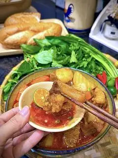 Hình ảnh Bánh mì bò kho “Gọn Nhẹ”