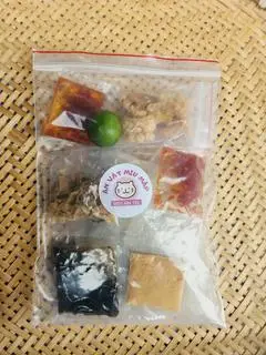 Hình ảnh Bánh Tráng Sốt Bò Tóp Mỡ Cay ( 4 )