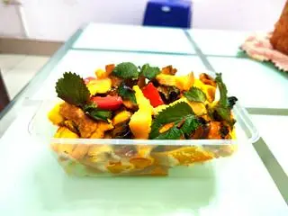 Hình ảnh ốc xào chuối đậu thịt 3 chỉ 650g